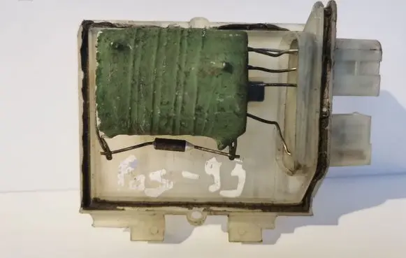 Volkswagen PASSAT B3 Heater blower motor/fan resistor 881048164