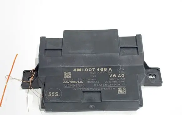 Audi A4 S4 B9 Gateway control module 4M1907468A