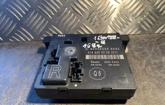 Mercedes-Benz CLS C219 Door control unit/module A2198200326