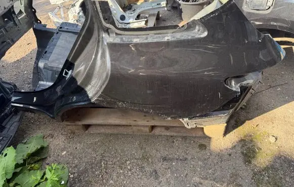 Mercedes-Benz EQC Rear quarter panel
