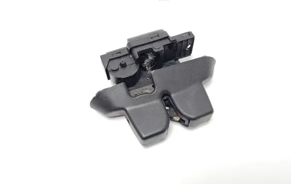 Renault Laguna II Tailgate/trunk/boot lock/catch/latch 8200257615