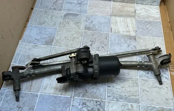 Citroen C3 Front wiper linkage and motor 53630187