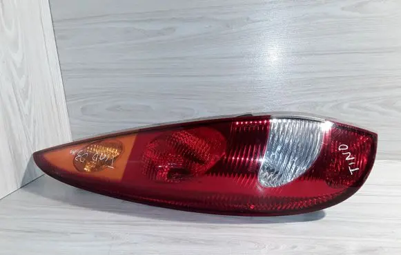 Nissan Almera Tino Rear/tail lights