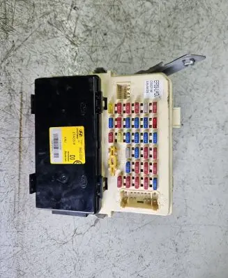 Hyundai Sonata Fuse module 954003D200 03021M