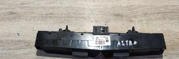 Opel Astra H Hazard light switch 13100105