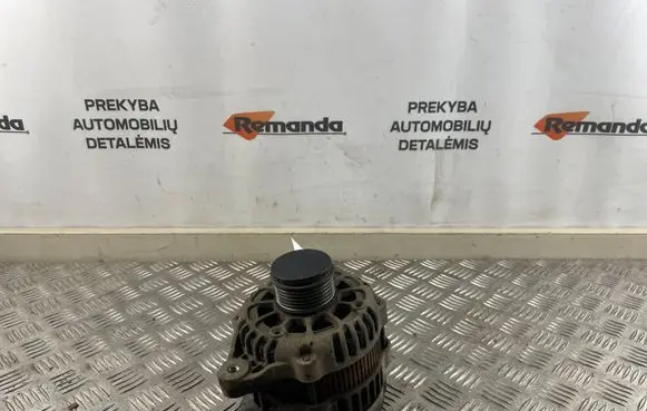 KIA Sorento Generator/alternator 373002F300