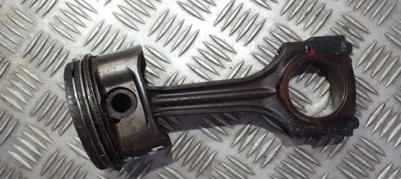 Mercedes-Benz E W124 Piston with connecting rod