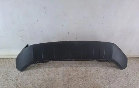 Front bumper lip