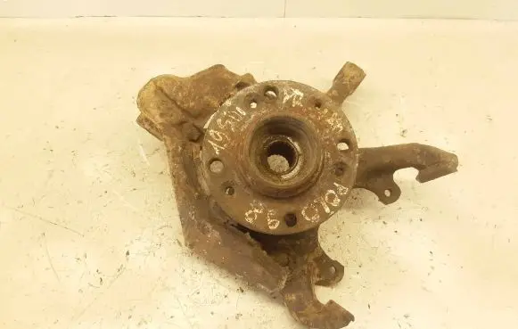 Volkswagen Polo III 6N 6N2 6NF Front wheel hub spindle knuckle