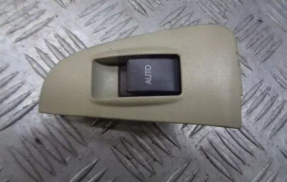 Toyota Avensis T250 Quarter vent window switch 