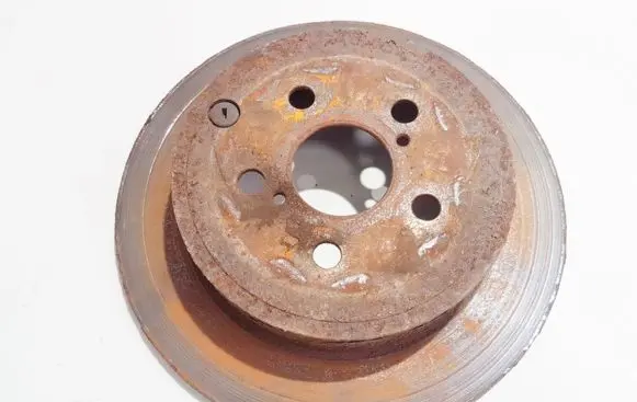 Toyota Avensis T250 Rear brake disc neventiliuojamas