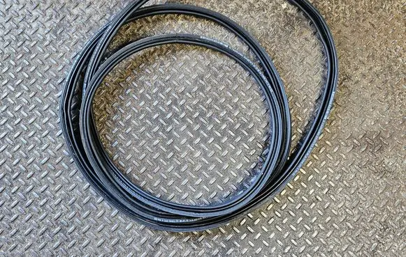Audi A5 Loading door rubber seal (on body) 8B5827705