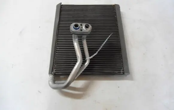 A/C cooling radiator (condenser)