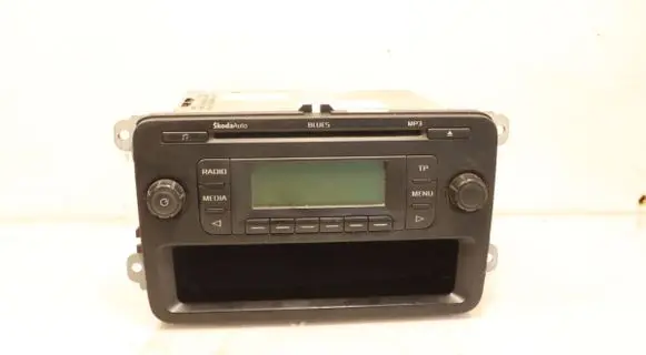 Radio/GPS head unit trim