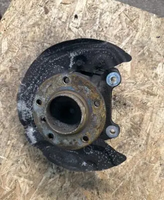BMW 1 E82 E88 Front wheel hub