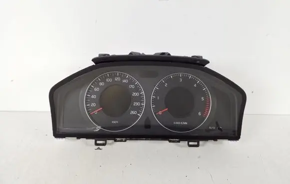 Volvo V70 Speedometer (instrument cluster) 31270899AA