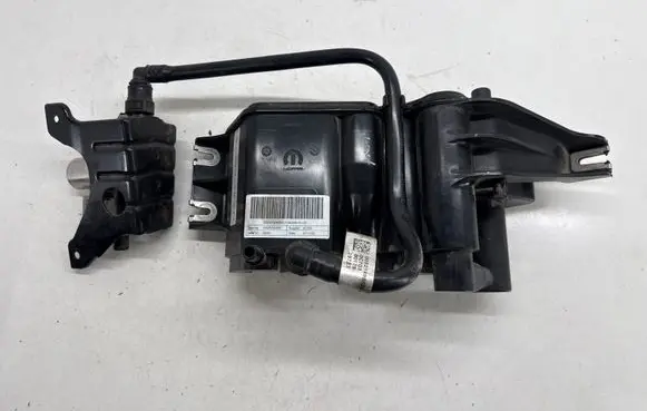 Dodge Hornet Active carbon filter fuel vapour canister 00505740650 505740650 50574065