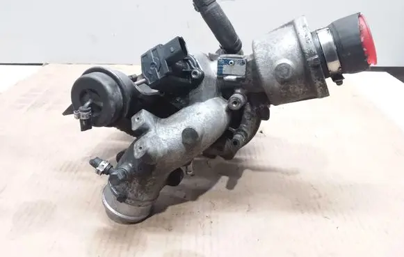Audi A4 S4 B8 8K Turbo 06H145701L 06H145710D