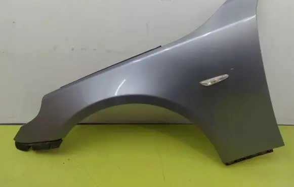 BMW 5 E60 E61 Fender SILBERGRAUMETALLIC
