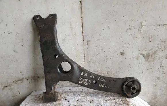 Toyota Corolla Verso AR10 Front lower control arm/wishbone