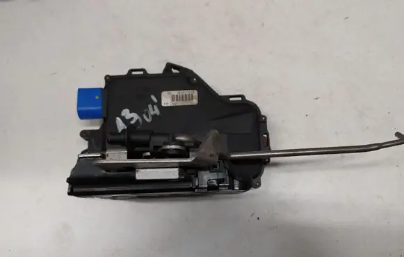 Audi A3 S3 8P Front door lock 4E2837015