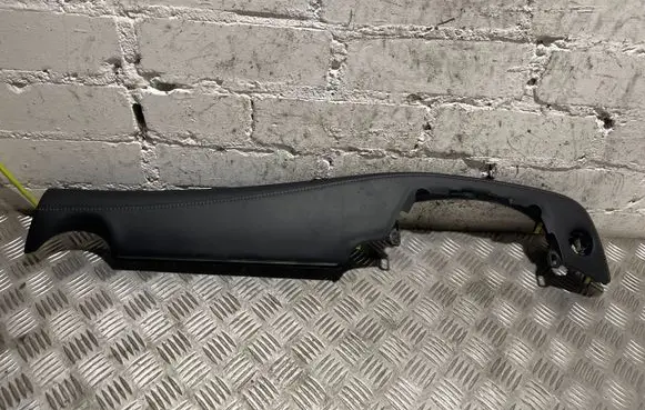Dashboard glove box trim