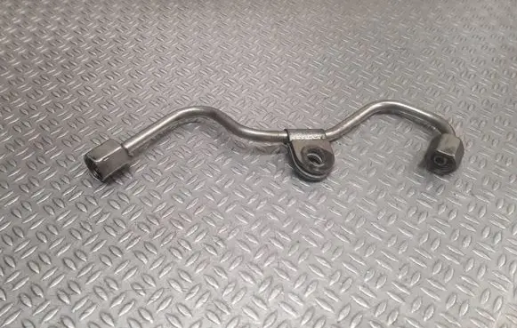 Volkswagen Golf V Fuel line pipe 