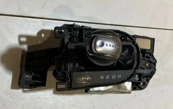 Ford Mustang VI Gear shifter/selector 75G143