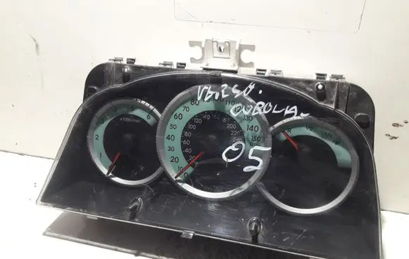 Toyota Corolla Verso E121 Speedometer (instrument cluster)