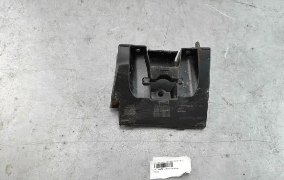 Volvo XC60 Fender mounting bracket 32216698 31420625