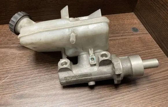 Ford Transit Master brake cylinder 221313