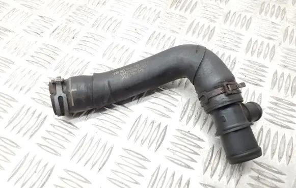 Volkswagen PASSAT B7 Engine coolant pipe/hose 3AA122051A