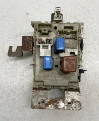 Nissan Almera Tino Fuse box set 243504U100 0124012 1231