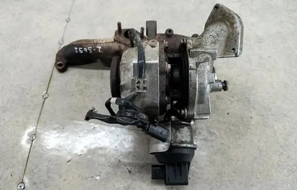 Volkswagen PASSAT B7 Turbo 03L253056G