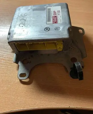 Lexus IS 200-300 Airbag control unit/module 8917053020 1523002914 0229140