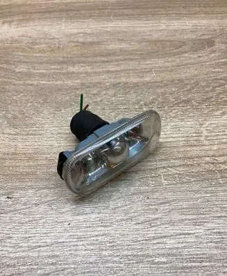 Audi A6 S6 C5 4B Front fender indicator light 8E0949127 WITHPLUG