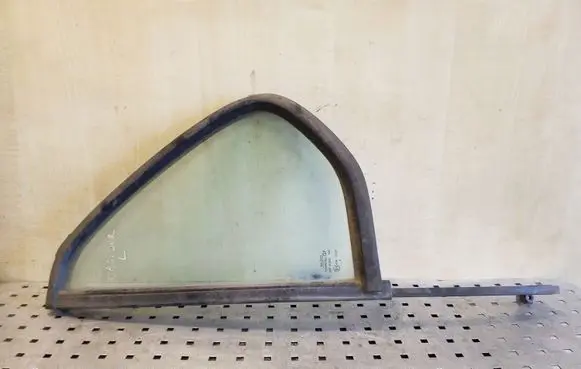 Rear vent window glass