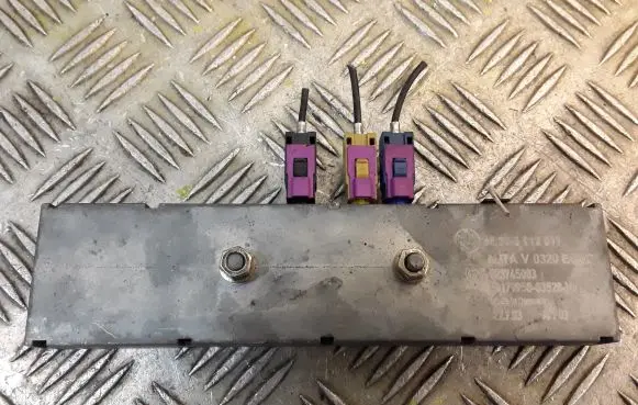 BMW Z4 E85 E86 Aerial antenna amplifier 6912817
