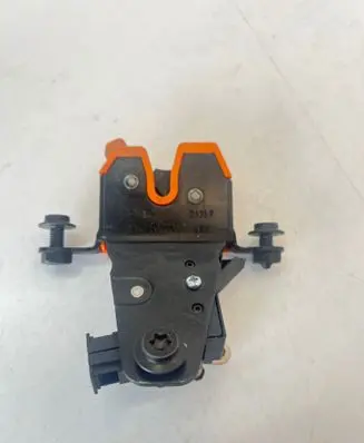 Skoda Octavia Mk1 (1U) Tailgate/trunk/boot lock/catch/latch 1U6827501C
