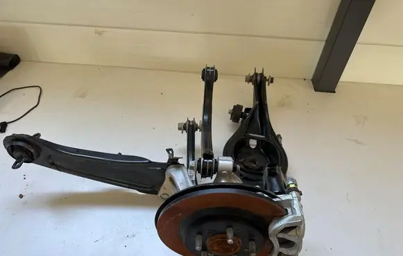 KIA Niro Rear wheel hub spindle/knuckle 