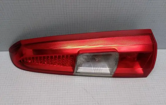 Volvo V70 Rear/tail lights 30643331 160986R