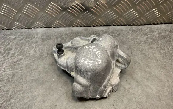 Mercedes-Benz C W205 Other engine bay part A2740920534