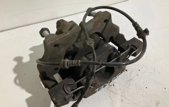 Mercedes-Benz E W211 Front brake caliper A2115407305