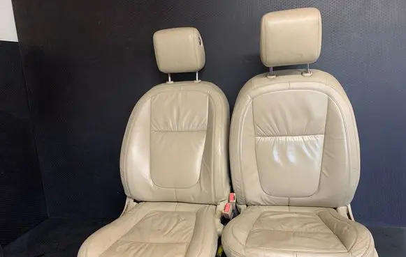 Seat set