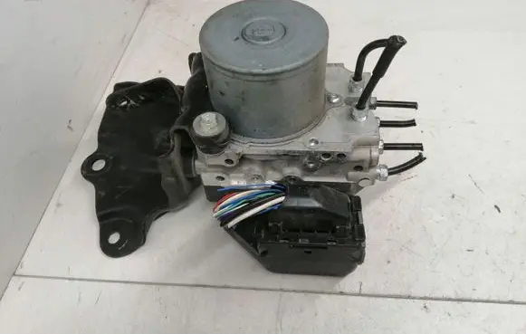 Toyota RAV 4 (XA40) ABS Pump 4454042311 8954142581 1330008700