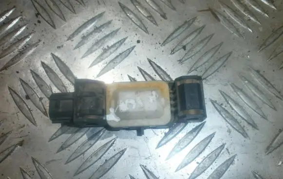 Nissan Primera Airbag deployment crash/impact sensor 0285003019