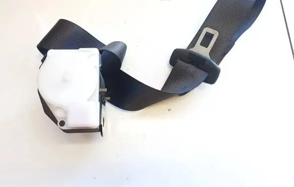 Opel Insignia A Middle seatbelt (rear) 13267143 3063170ab