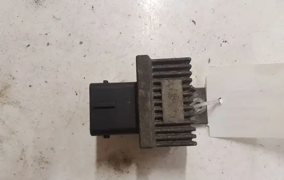 Glow plug pre-heat relay