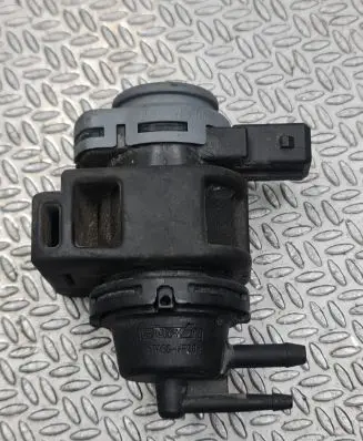 Renault Megane III Turbo solenoid valve 8200575400