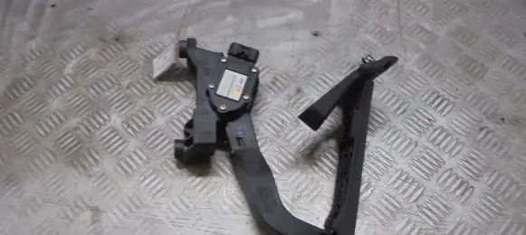 Hyundai i40 Accelerator throttle pedal 32727-3R300